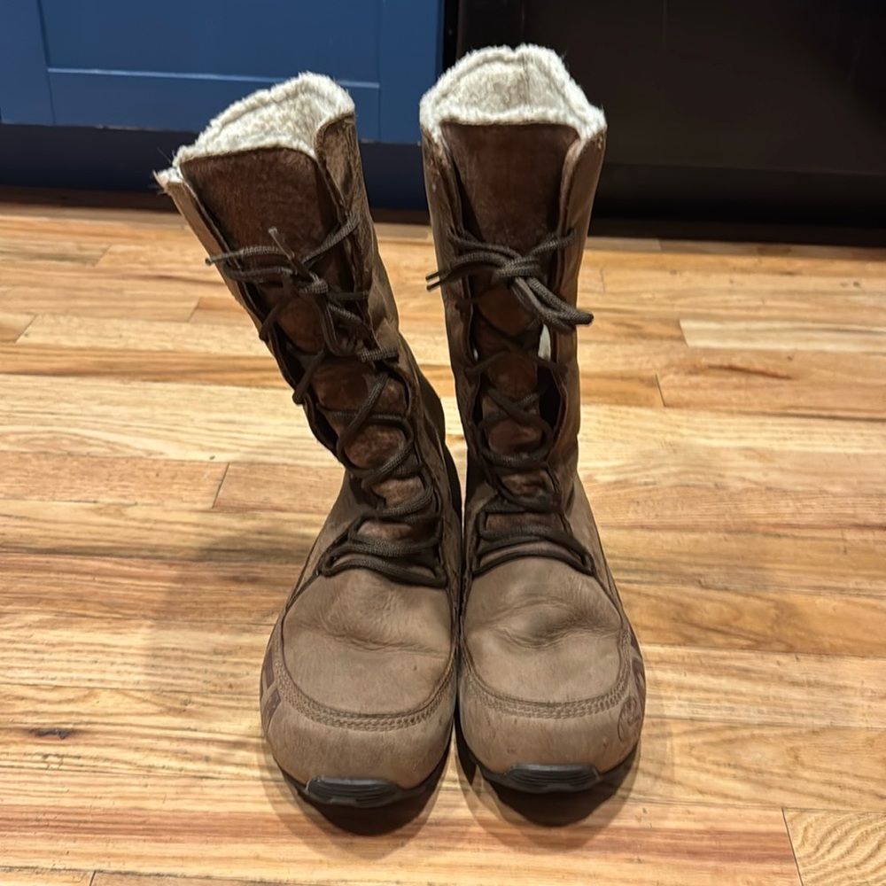 Sorel insulated leather boots